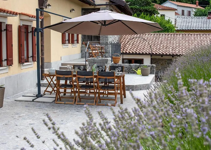 Lovely In Nyaraló Jušići