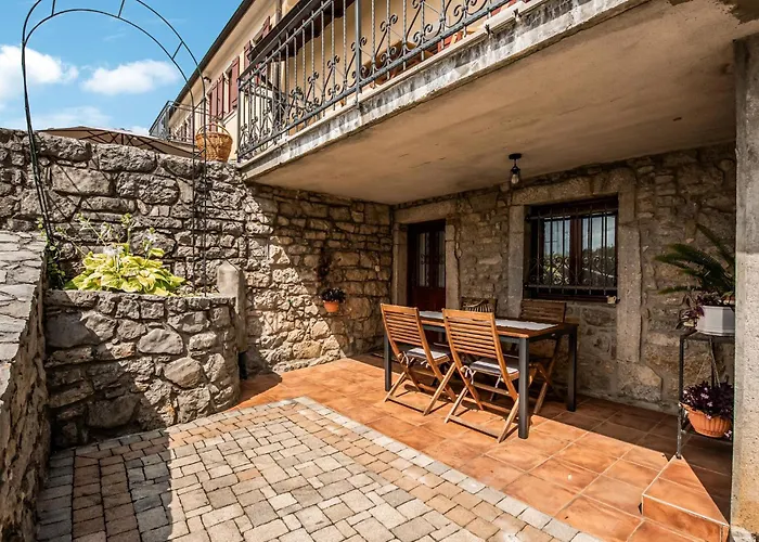 Lovely In Nyaraló *